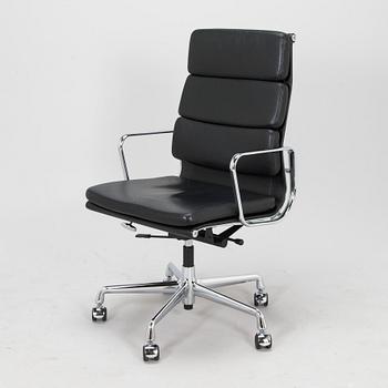 Charles & Ray Eames, kontorsstol, "Soft Pad Chair EA 219, high backrest", Vitra. 2000-tal.