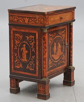 An Italien late 18th century chamber pot cupboard.