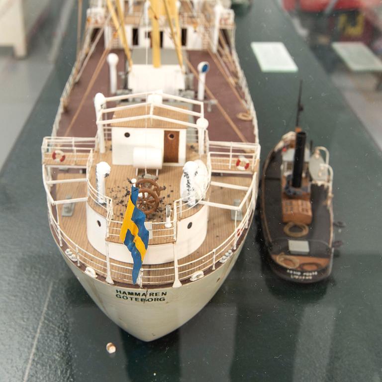 A ship model, M/S Hammaren, launched 1930.