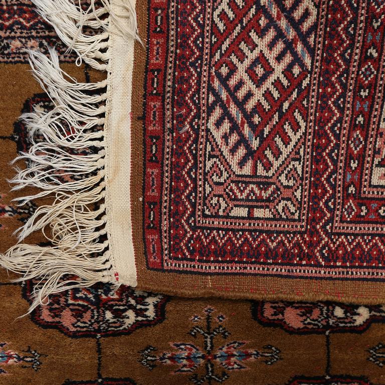 MATTA, turkmen, 1900-talets senare del, 250 x 148 cm.