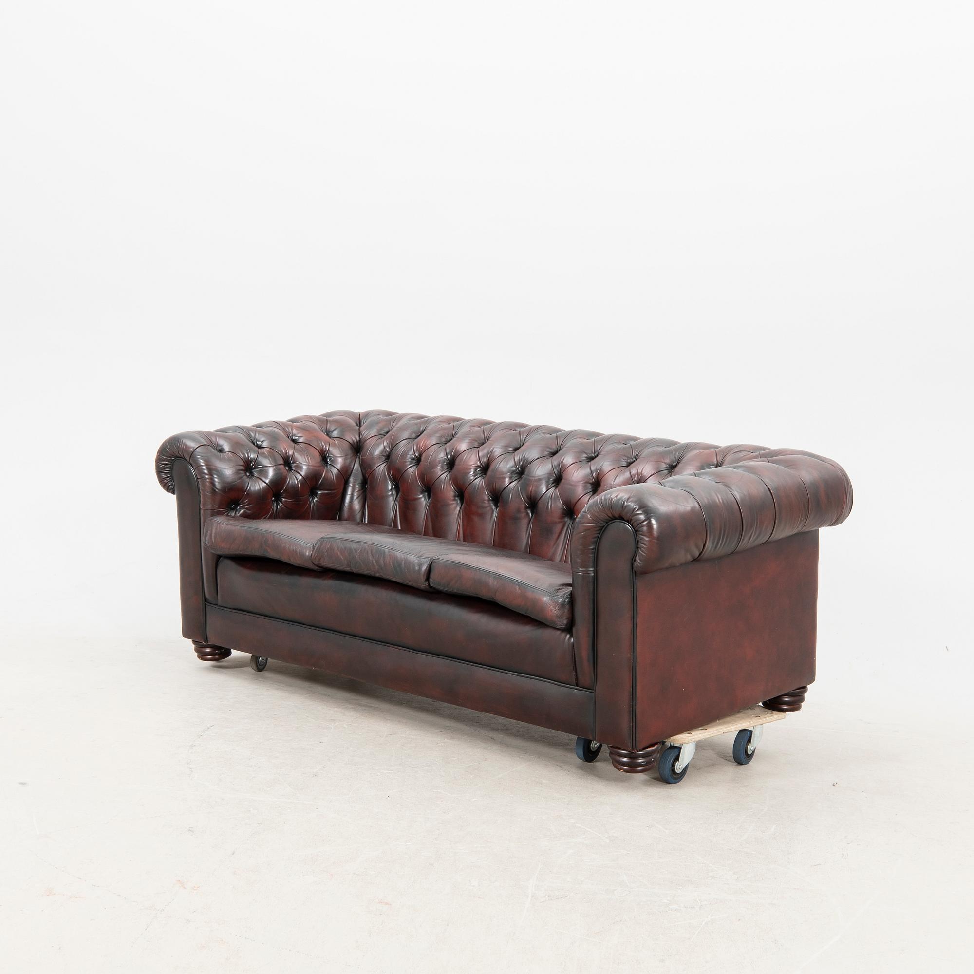 Soffa, Chesterfield modell, senare delen av 1900-talet.