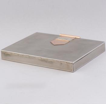 A MAKE-UP CASE, base metal, 18K gold, rose cut diamonds. Van Cleef & Arpels, Paris 1930s.