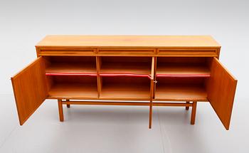 SIDEBOARD, 1960-tal.