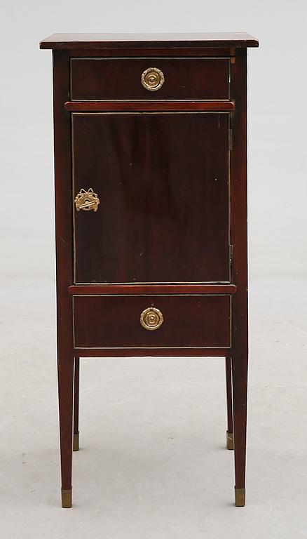 POTTSKÅP, sengustaviansk stil, 1800-talets andra hälft.