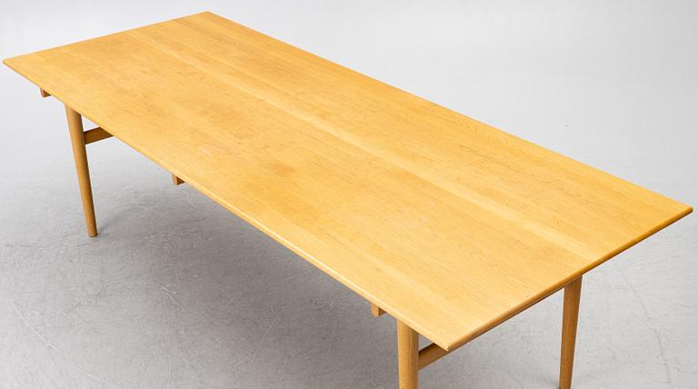 Hans J. Wegner, dining table, Carl Hansen & Son, Denmark, 2006.