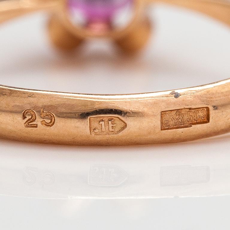 A 14K gold ring with a synthetic ruby. Soviet Union.