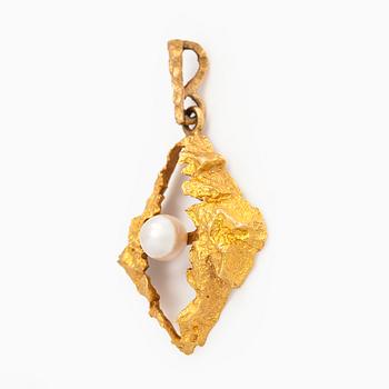 Hänge, odlad pärla, 14K guld. Tammen Koru, Åbo.