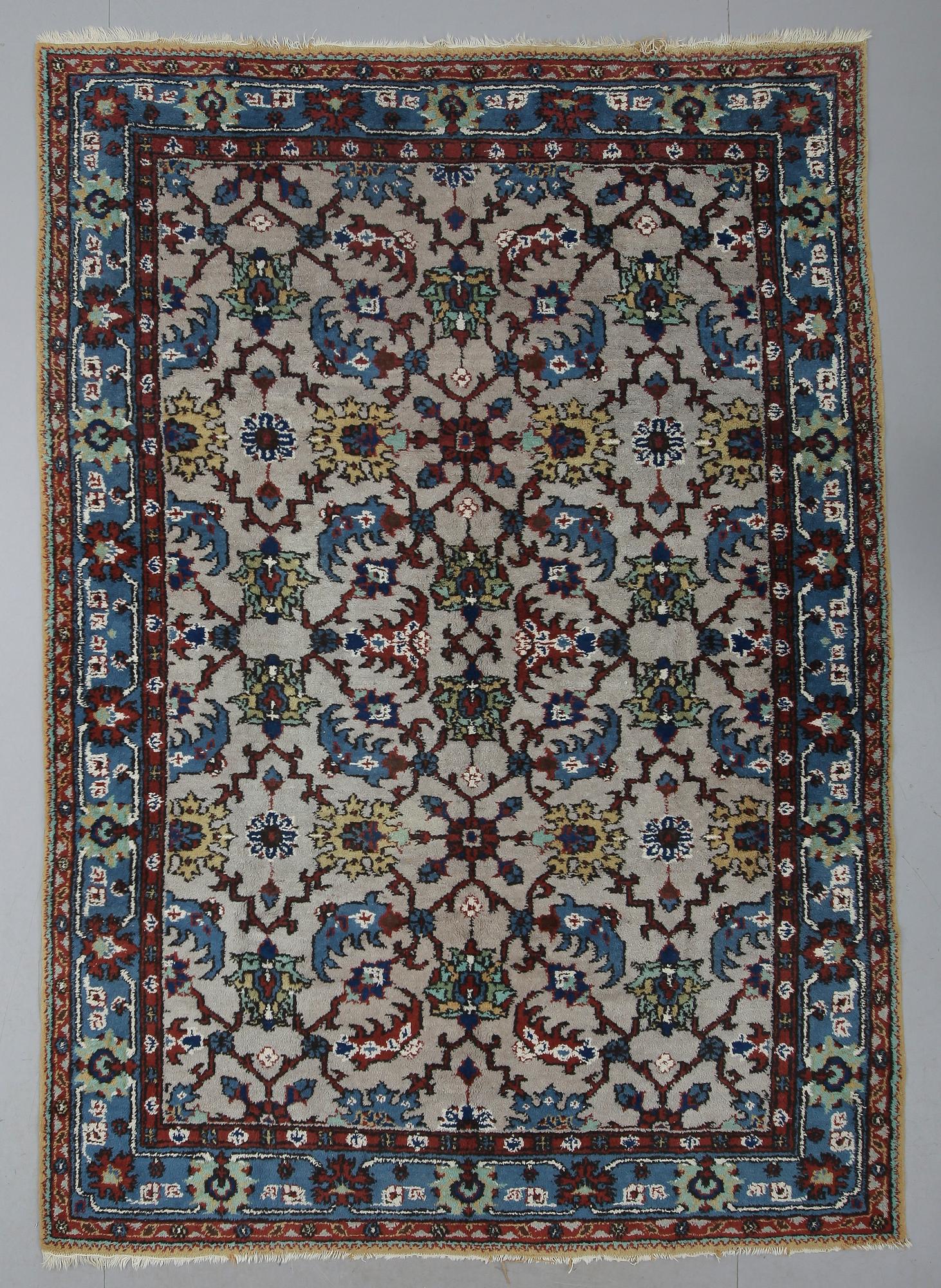MATTA, orient, ca 306 x 213 cm.