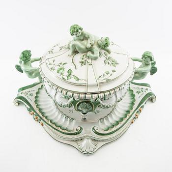 Terrin med lock och fat Louis XV-stil 1900-talets första hälft.
