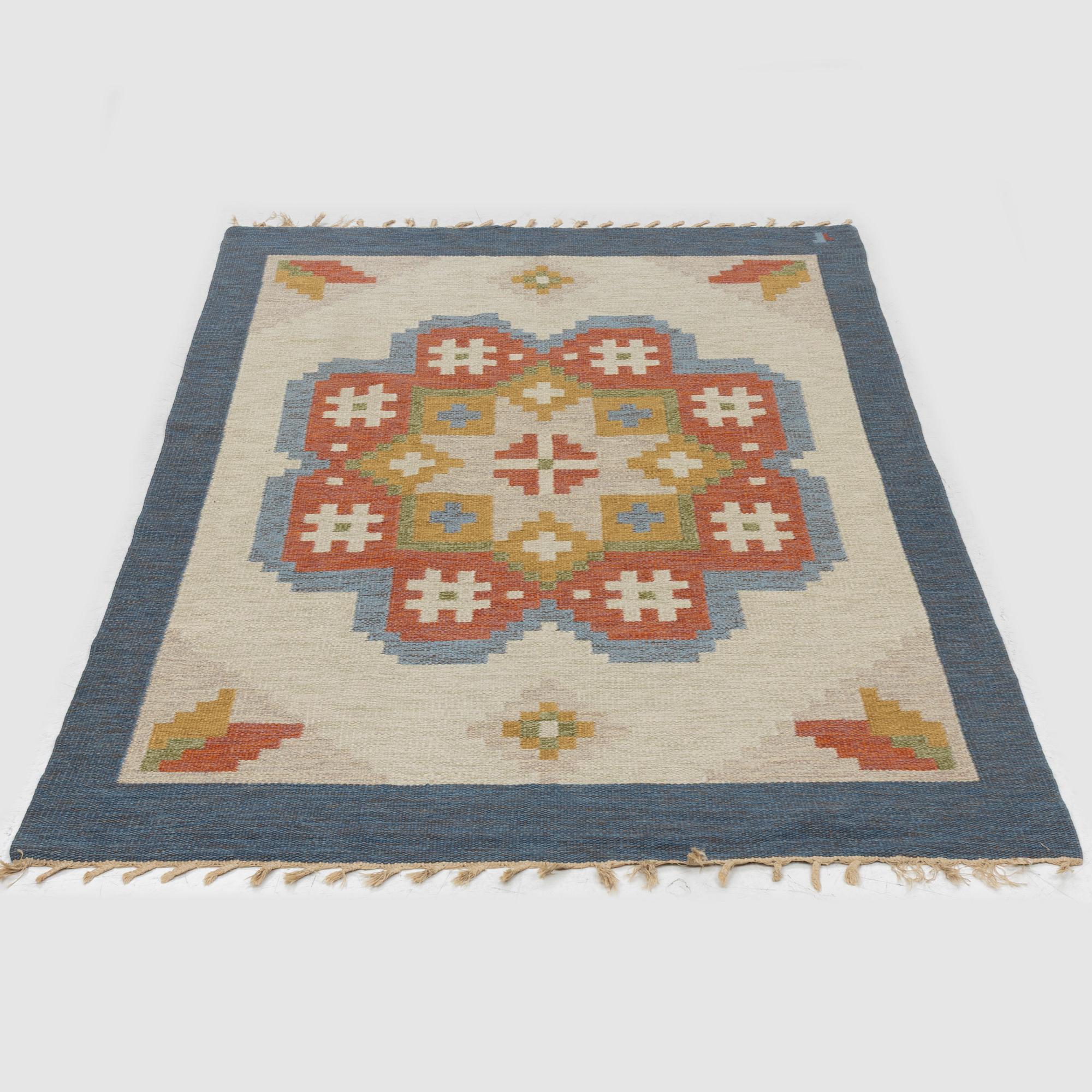 Erik Lundberg, a flat weave rug, Vävaregården, Eringsboda, approx. 249 x 169 cm.