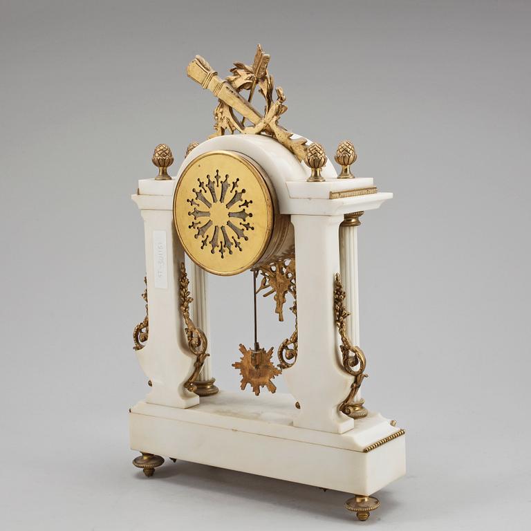 BORDSPENDYL, Louis XVI-stil, 1900-tal.