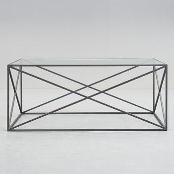 A table by Per Öberg Architects, from the end of the 20th century.