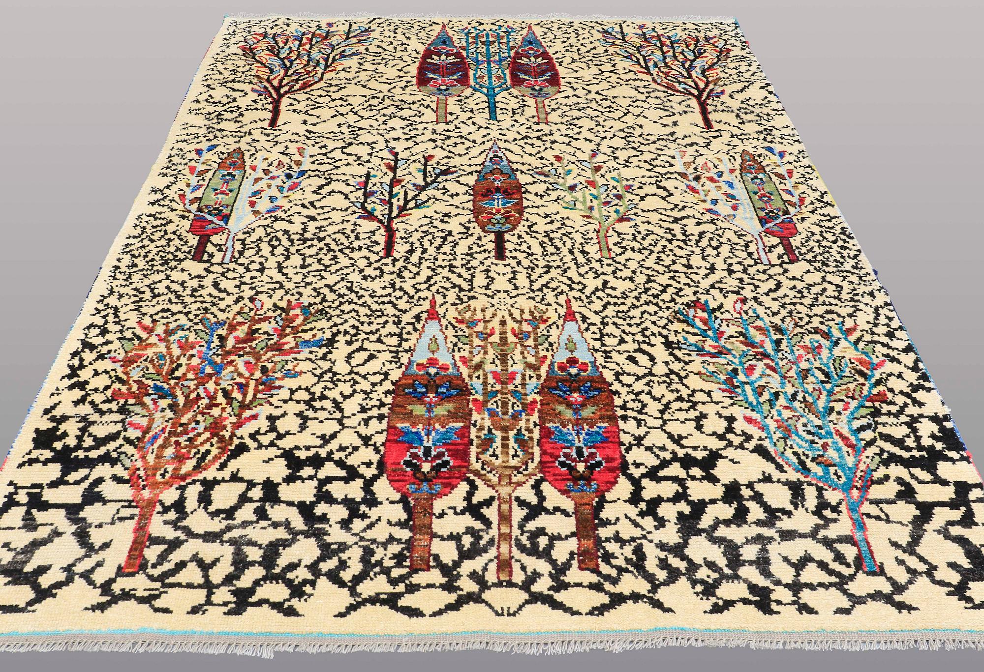 A CARPET, oriental, ca 292 x 195 cm.