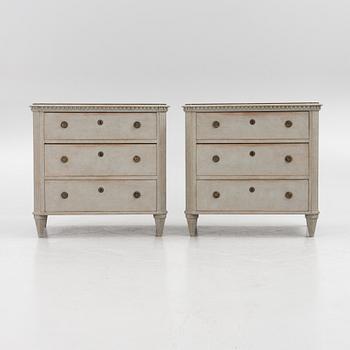 A pair of Gustavian style chests of drawers, early 20th century.