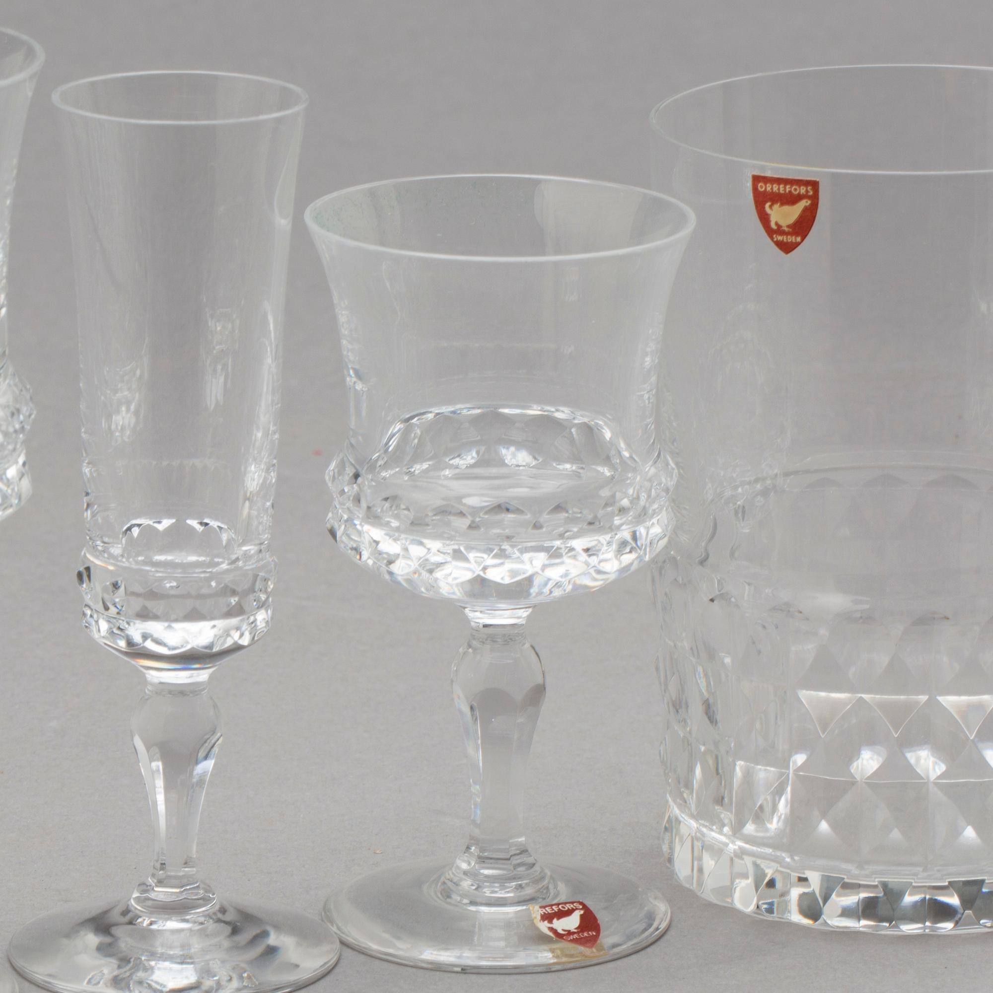 Glasservis, 47 delar,  "Silvia", Orrefors. 1900-talets andra hälft.