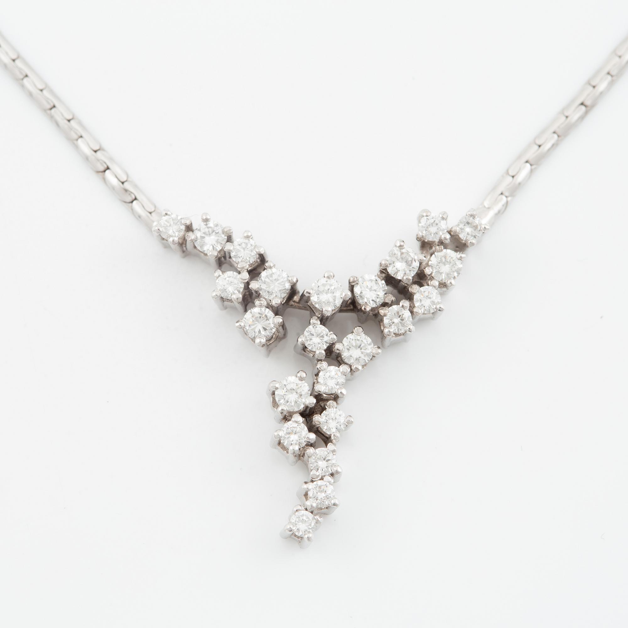 Necklace, 18K white gold with brilliant-cut diamonds.