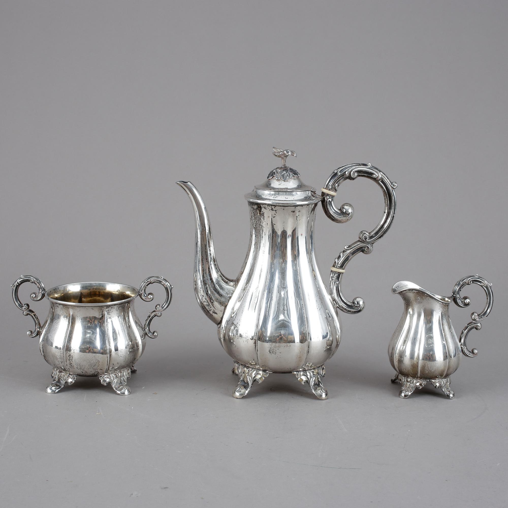 SERVIS, 3 delar, silver, Lundström. Otydliga stämplar. 1922. Vikt ca 1155 gram.