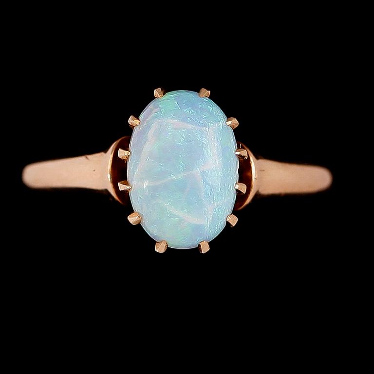 RINGAR, 2 st, 18 k guld, en 1948. Total vikt ca 7 gram.