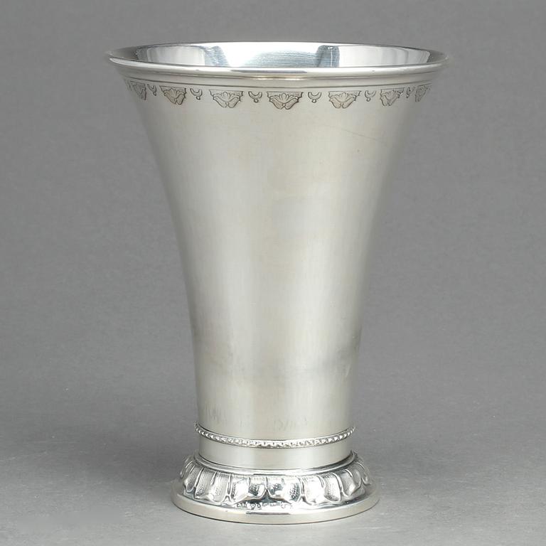BÄGARE, silver, GAB, Stockholm, 1944. Vikt ca 182 gram.