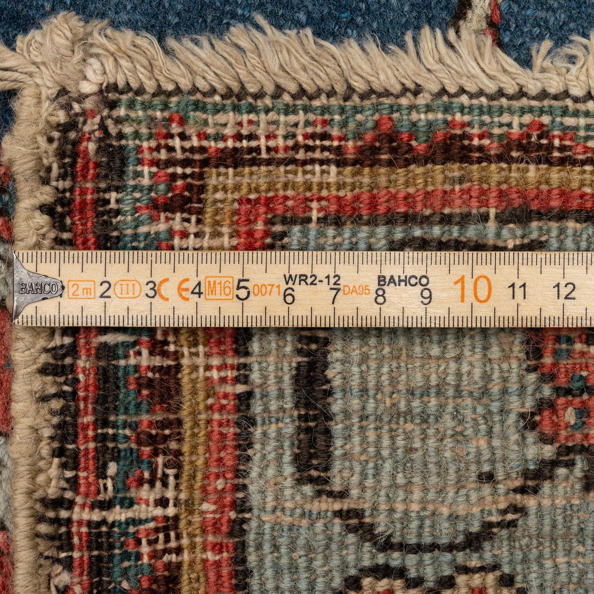 A Bakshaish carpet, West Persia, c. 576 x 385 cm.