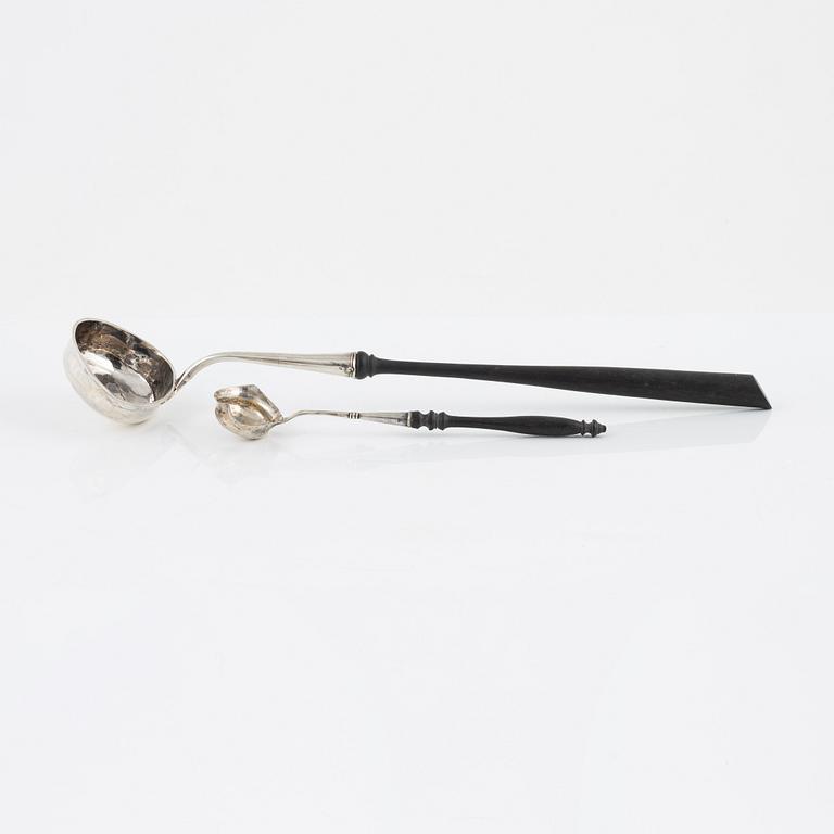 Soppslev, silver, Stockholm, 1801, och såssked silver, Frans Holm, Vadstena, 1857.