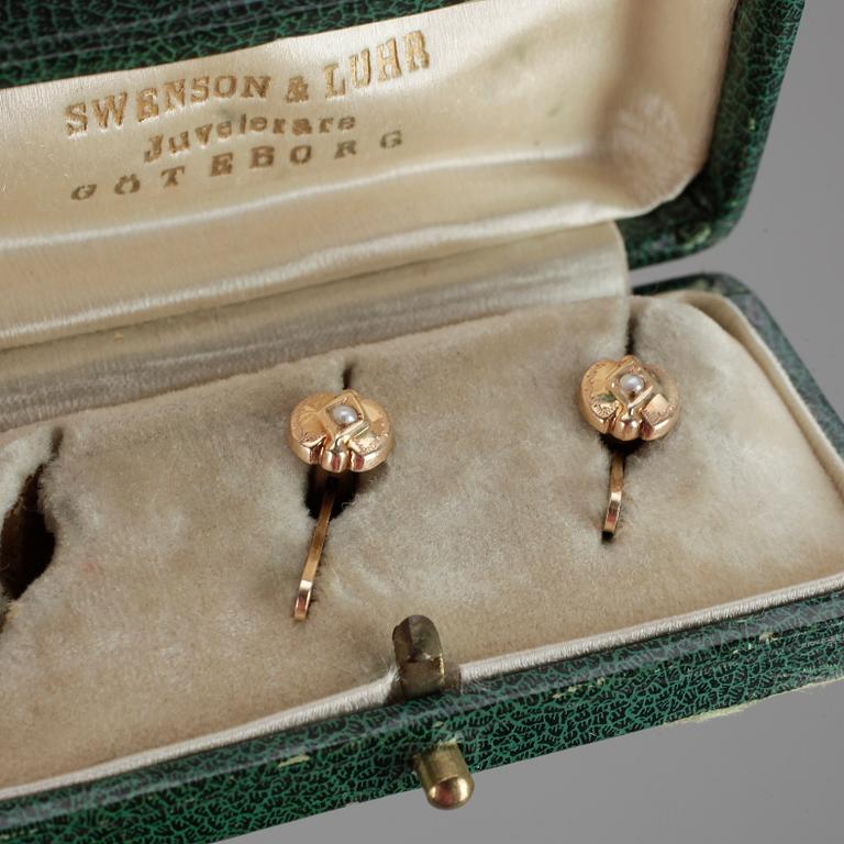 SKJORTKNAPPAR, 3 + 2 st, guld, 4,9 gram.