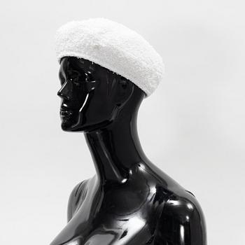 Chanel, a white cotton bouclé beret, size S.