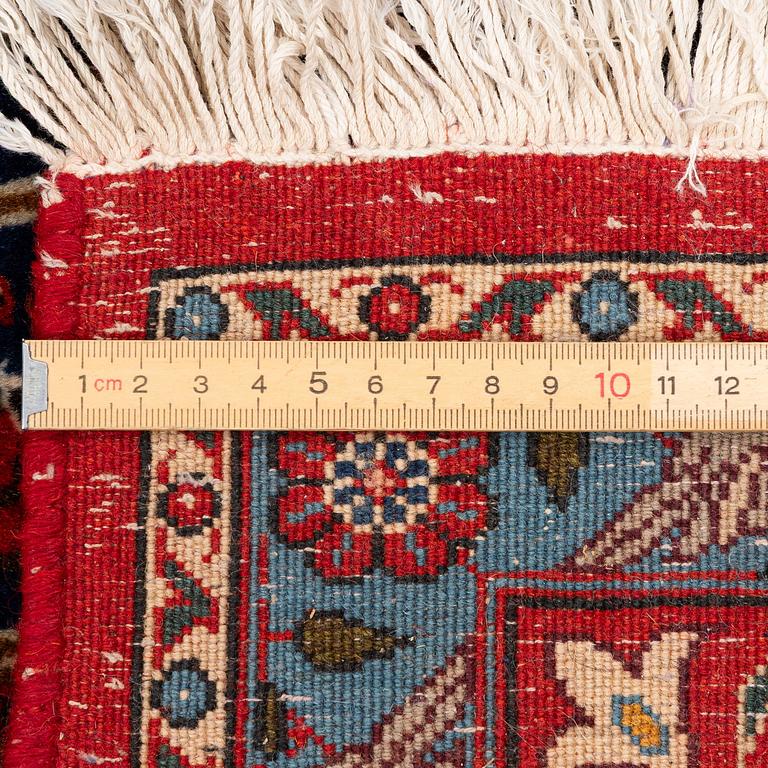 Carpet, semi-antique Ghom / Veramin, approx. 312 x 210 cm.