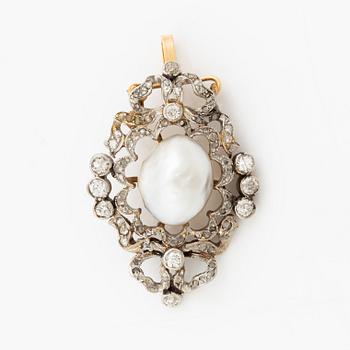 Pendant/brooch, gold with a baroque pearl and old-cut diamonds.