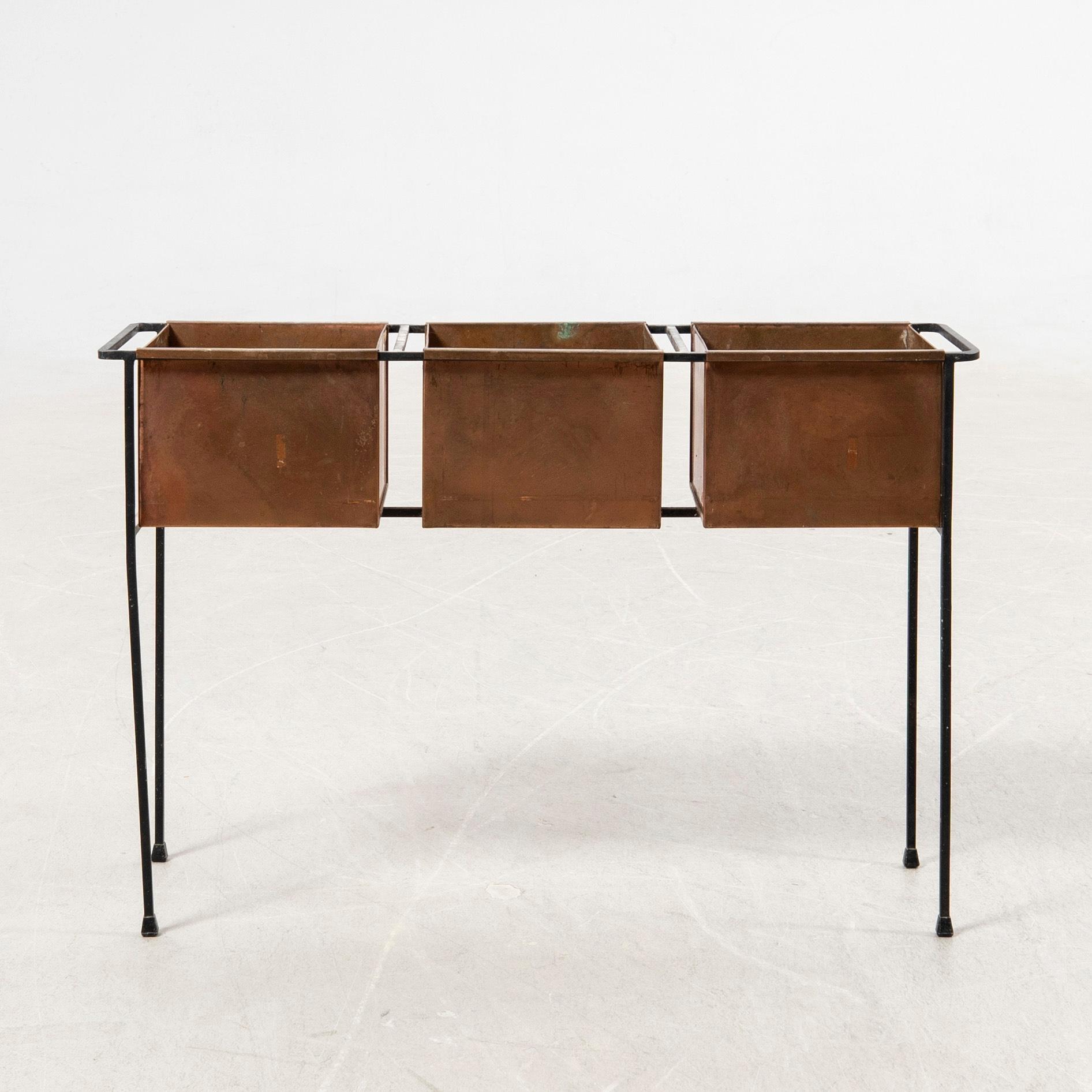 Hans-Agne Jakobsson, flower table, model "M 76", Markaryd.