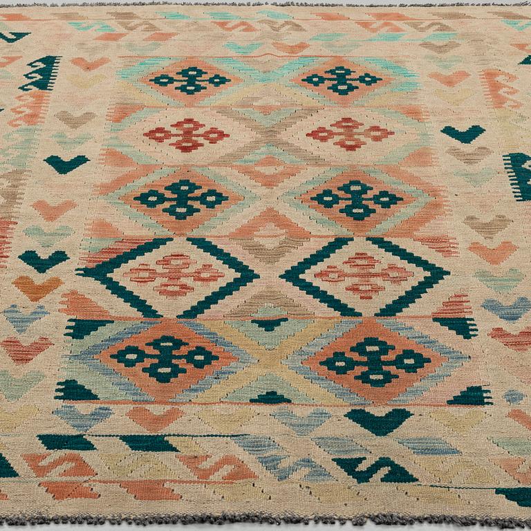 A CARPET, Kilim, ca 198 x 155 cm.