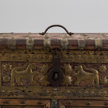 An Indian miniature chest with brass and iron, 19th/20th century.