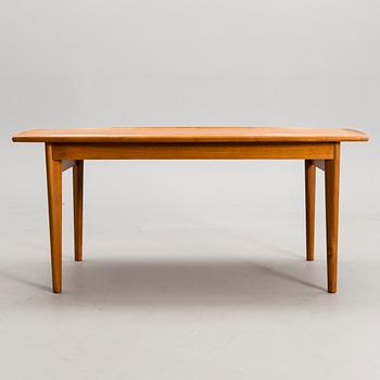 A mid-20th century coffee table.