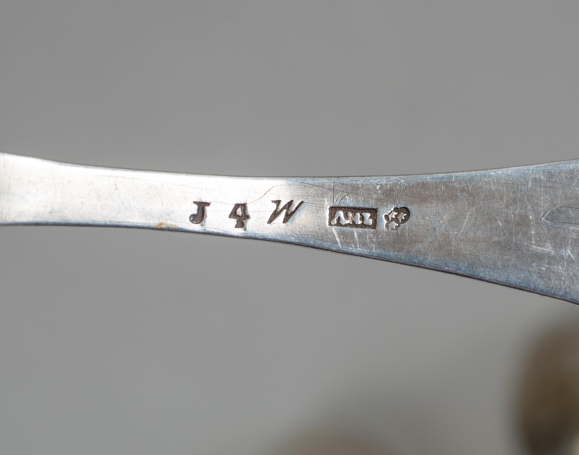 SKEDAR, 8st, silver, bla Johan Lindbom, Visby, 1796. Vikt ca 340g.