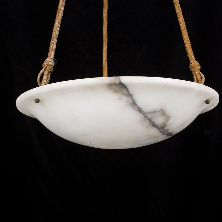 TAKAMPEL, alabaster, 1900-talets första hälft.