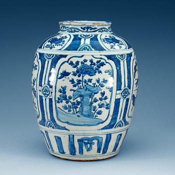 1675. A large blue and white jar, Ming dynasty, Wanli (1573-1620).