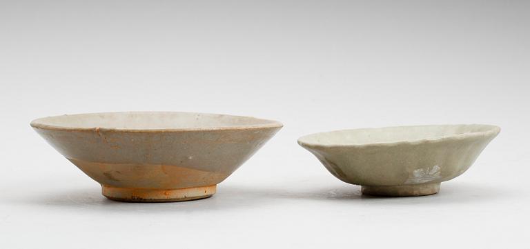 SKÅLAR, 2 st, lergods, Kina.