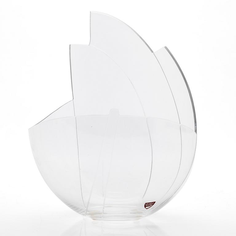Gunnar Cyrén, Bowl, boat-shaped, Orrefors, 1983.