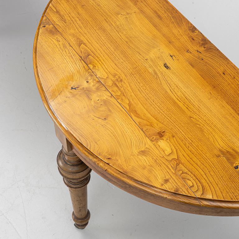Dining table, late 19th century.