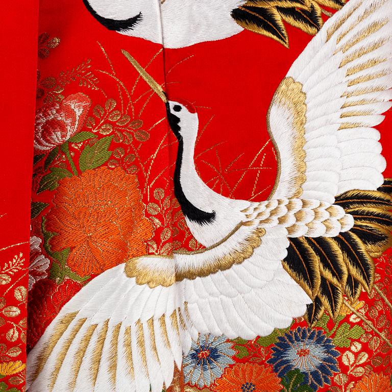 A Japanese silk kimono, 20th Century.