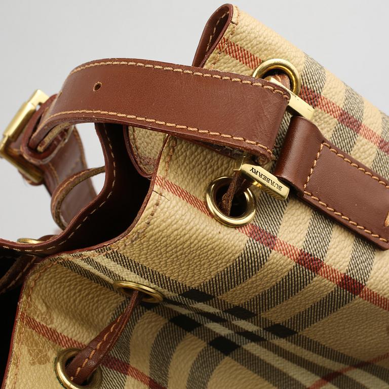 VÄSKA, Burberry.