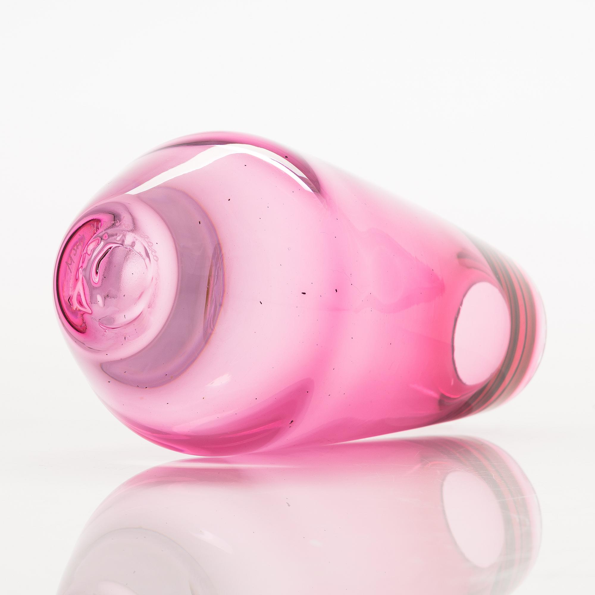 Marja Hepo-aho, a unique vase, signed Marja Hepo-aho, Glass Studio Mafka&Alakoski Riihimäki 2020.