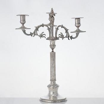 Anders Isleben, kandelabrar för tre ljus, ett par, silver, Norrköping 1793. Gustavianska.