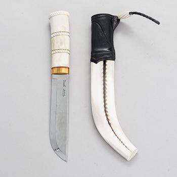 Puolisarvieuku / puukko, sign. Pentti Turunen, terä Ivan Linderborg, saamenkäsityö / duodji, 1900-luvun toinen puolisko.