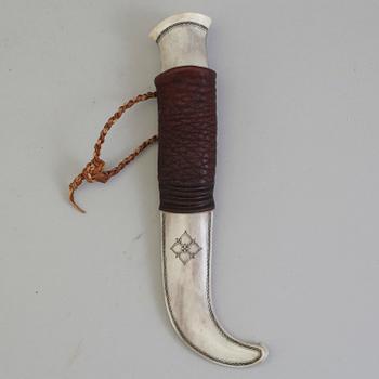 ISAK-MATTI JUUSO, a Sami reindeer horn knife, signed Isak-M Juuso and dated -07.