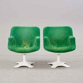 YRJÖ KUKKAPURO, a pair of  "Haimi 416"armchairs.