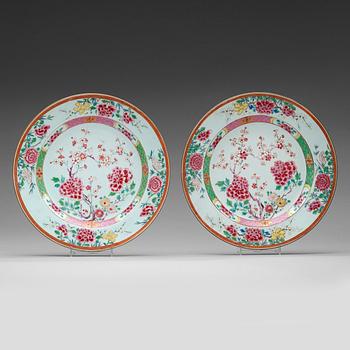 192. A pair of famille rose dishes, Qingdynasty, 18th century.