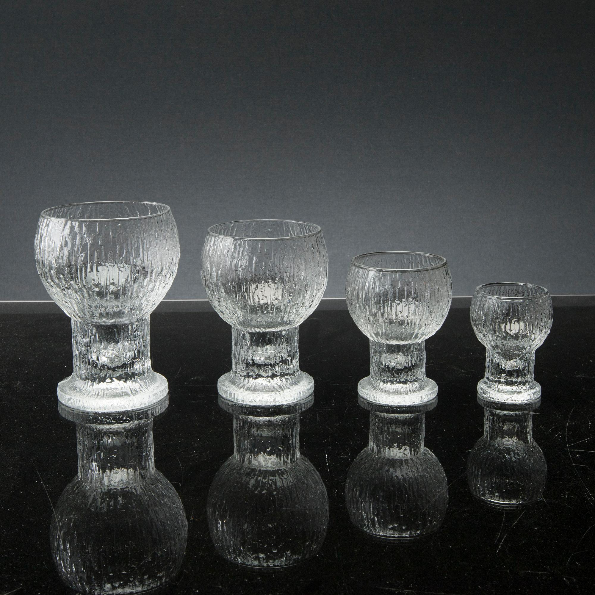 A 38 pcs Timo Sarpaneva glass service for Iittala 1970/80's.