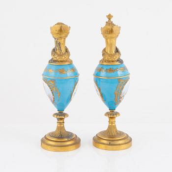 Bordsgarnityr, 5 delar, Louis XVI-stil, Frankrike, 1800-talets andra hälft.