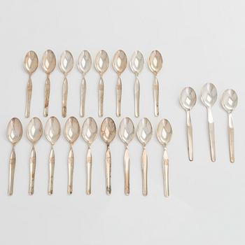 Tapio Wirkkala, A set of 17 'Tapio' silver coffee spoons, Kultakeskus Hämeenlinna 1959.